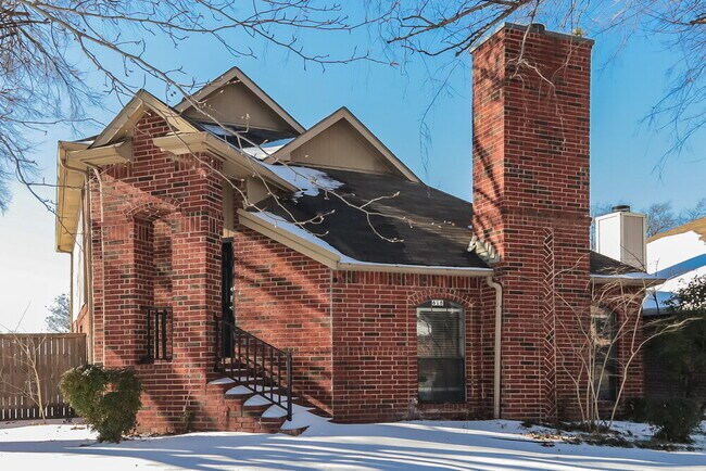 Photo - 618 Bandera St