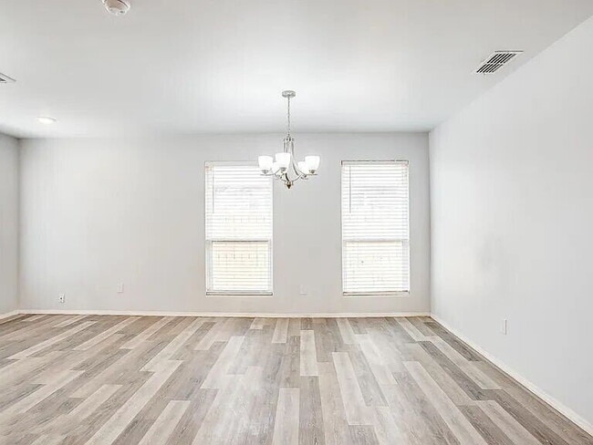 Spacious 3-Bedroom Duplex with Open Living Areas!