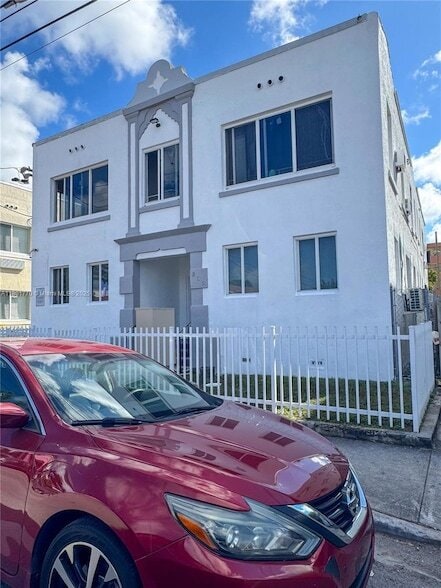 Photo - 856 SW 6th St