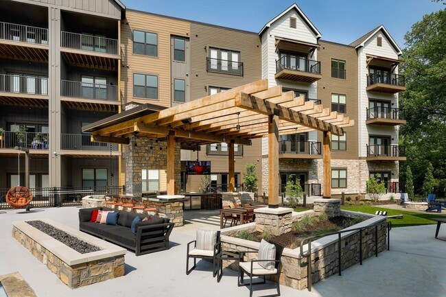 ELEVATED OUTDOOR GRILLING KITCHEN