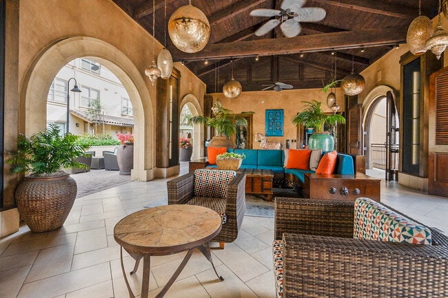 Loggia Lounge