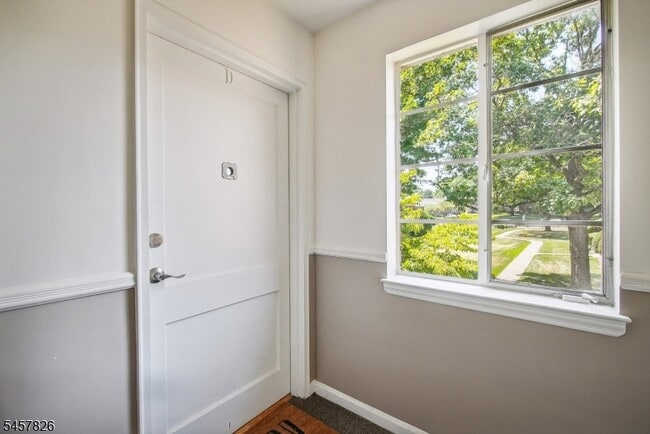 93 Troy Dr Unit D