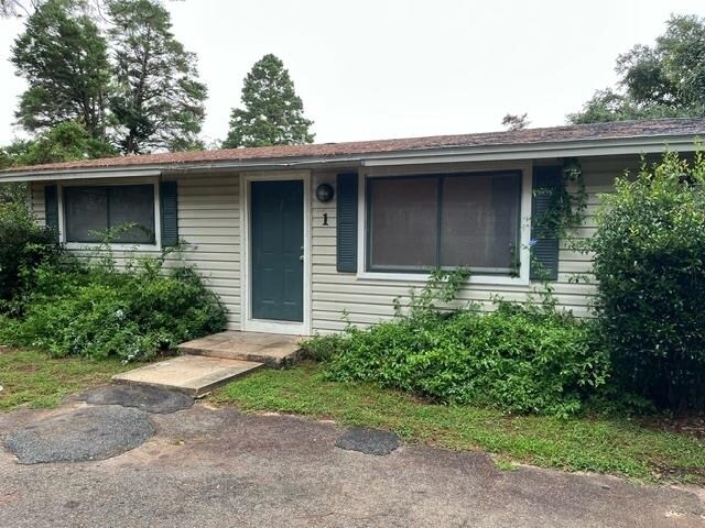 Building Photo - 1569 Coombs Dr