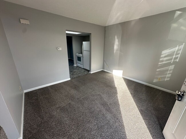 Building Photo - 1572 Elizabeth St