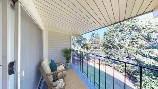Woodridge Apartments and Townhomes