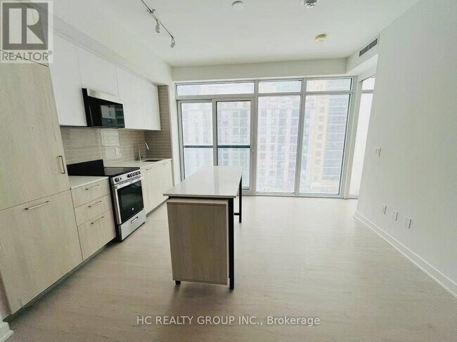 Photo - 65 Mutual St Unité 605