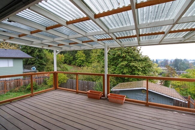 Photo - 970 Cascade Dr NW