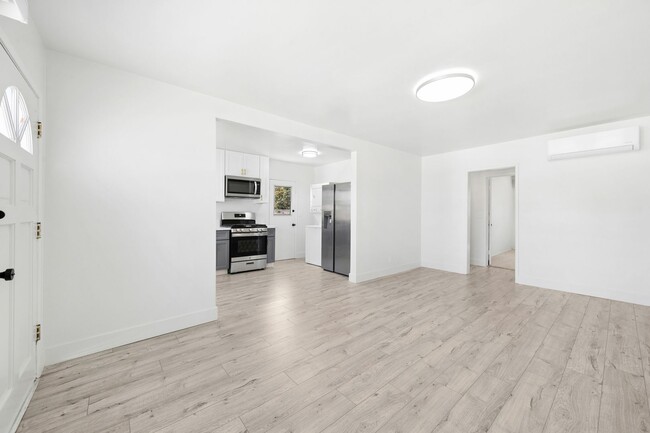 Photo - MYCORN & HORVATH Unit 1614