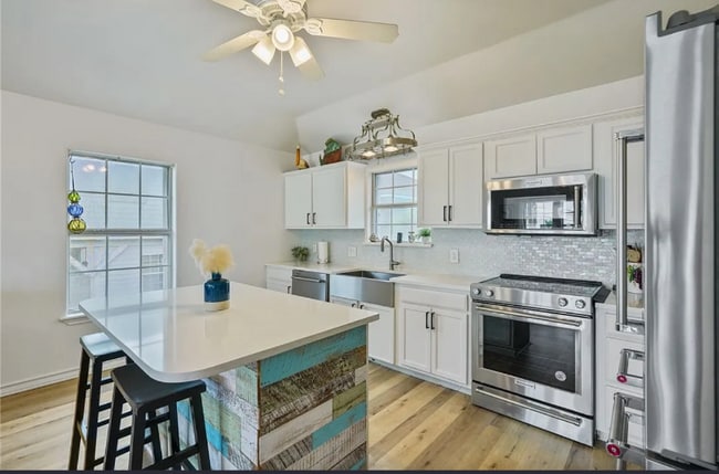 Photo - 4030 Walker Dr