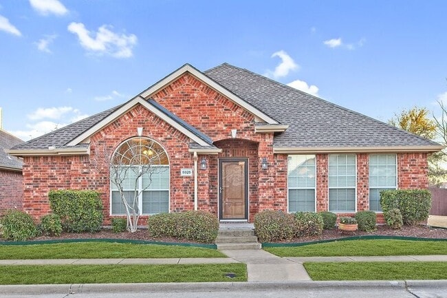 Building Photo - 5925 Silver Buckle Dr