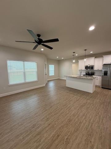 Photo - 7017 Glen Abbey Rd