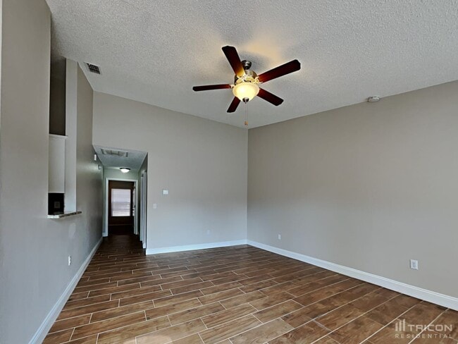 Photo - 10919 Livingston Dr Casa