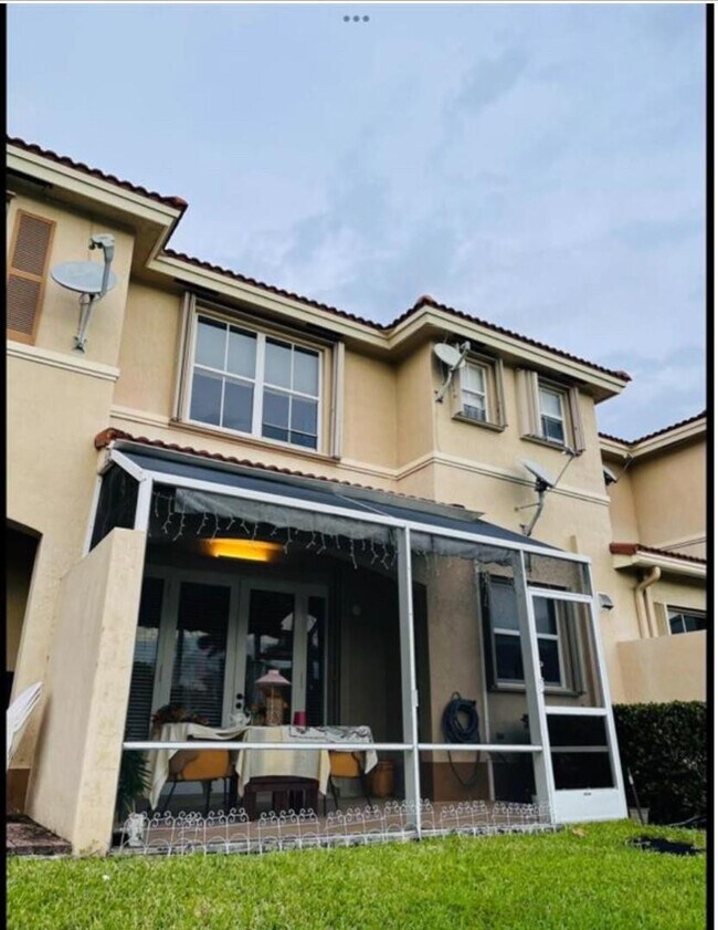 Photo - 118 Riverwalk Cir