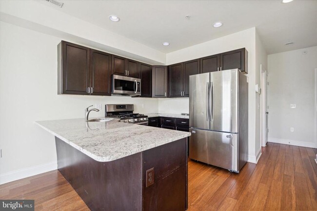 Photo - 1714 Fontain St Townhome