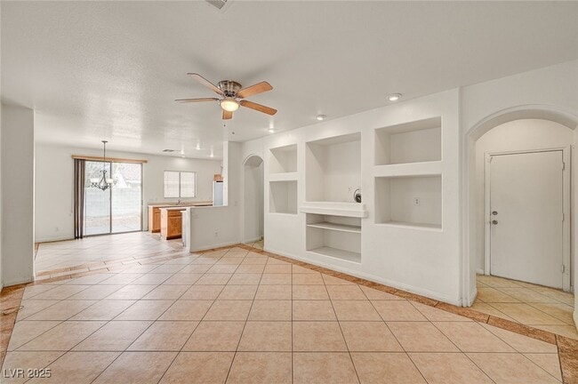 Building Photo - 2914 Pumpkin Harvest Ave