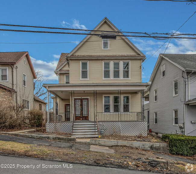 Building Photo - 918 Maple St Rental