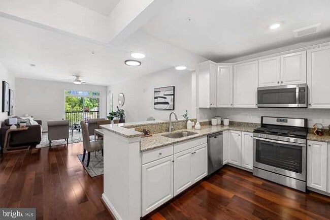 Photo - 625 Quarry View Ct Unit 208
