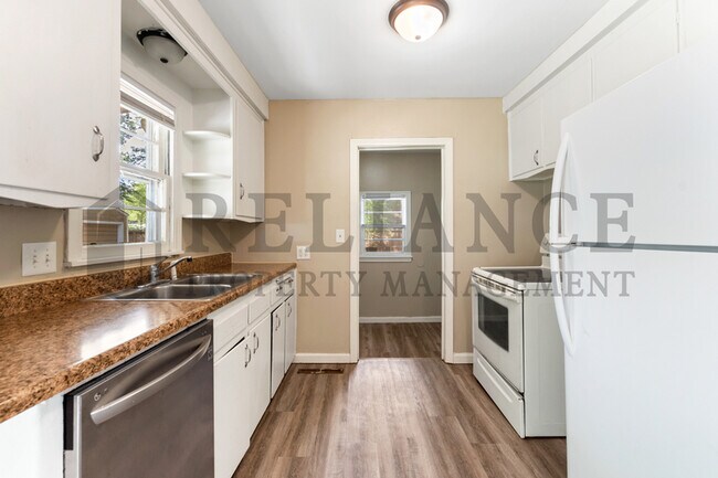 Photo - 1401 W 34th St S