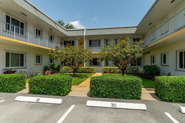 Photo - 3000 Lake Osborne Dr Condo Unit 103