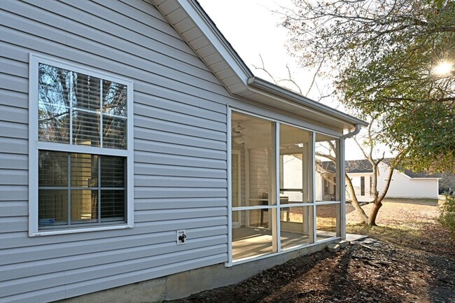 Photo - Charming 3BR Ranch in Osprey Woods – Screened Porch & Vaulted Ceilings