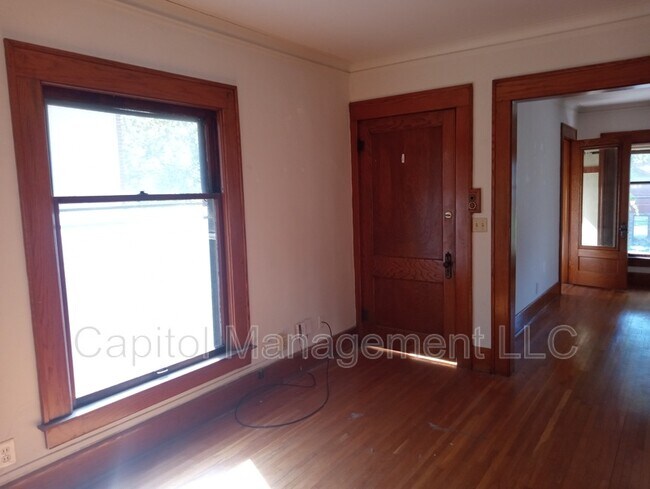 605 S Grand Ave Unit 2