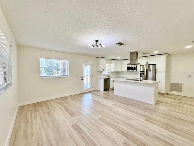 Photo - 309 Fairfield St