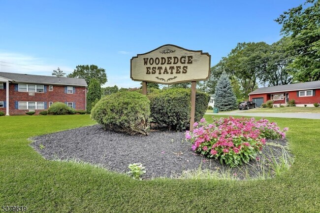 Photo - 32 Woodedge Ave