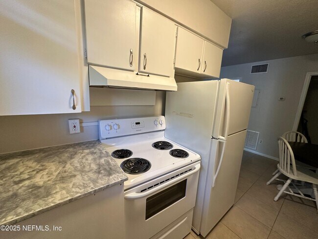 Photo - 1120 Cedar St Unit B