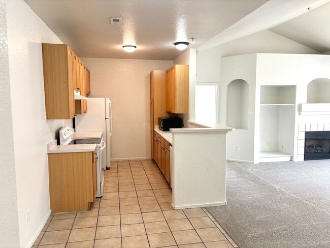 Photo - Large 2 bed, 2 bath condo for rent near Anschutz Medical Center Unit 307