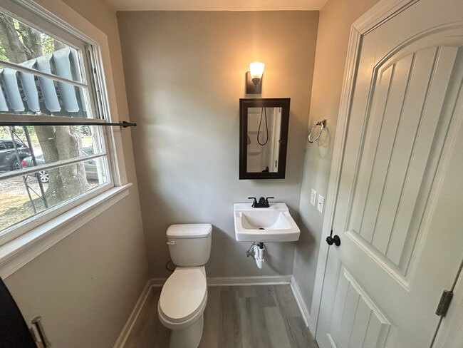 Photo - 1102 Rumar St