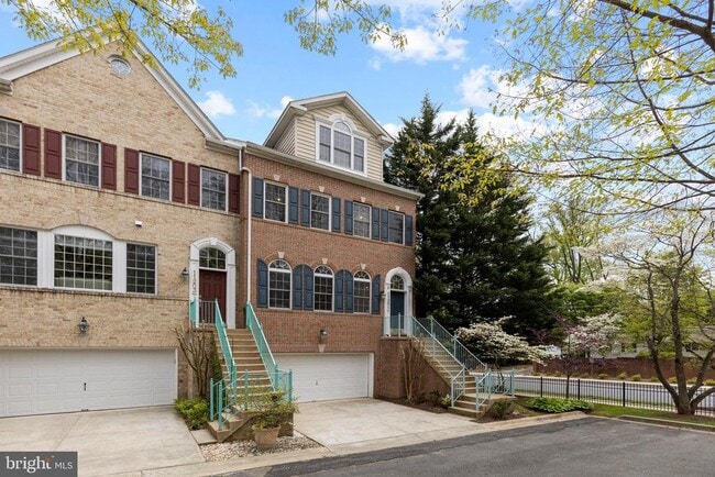 Photo - 11201 Woodglen Dr Townhome