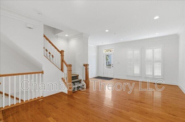 Photo - 2735 Linden Ln