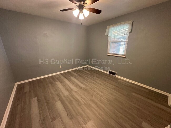 Photo - 202 S Hilgard St