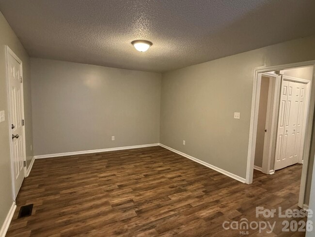 Photo - 640 Pee Dee Ave