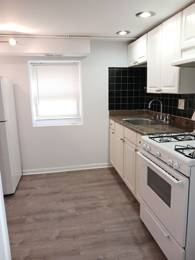 Photo - 2113 W Charleston St Apartment Unit 613 - #Grdn