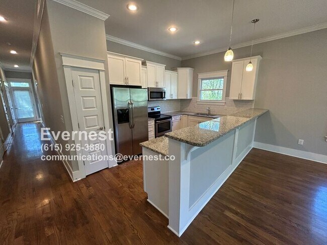 Photo - 922A Carolyn Ave