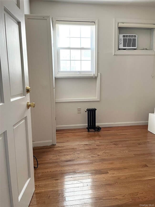 Photo - 107-33 115th St