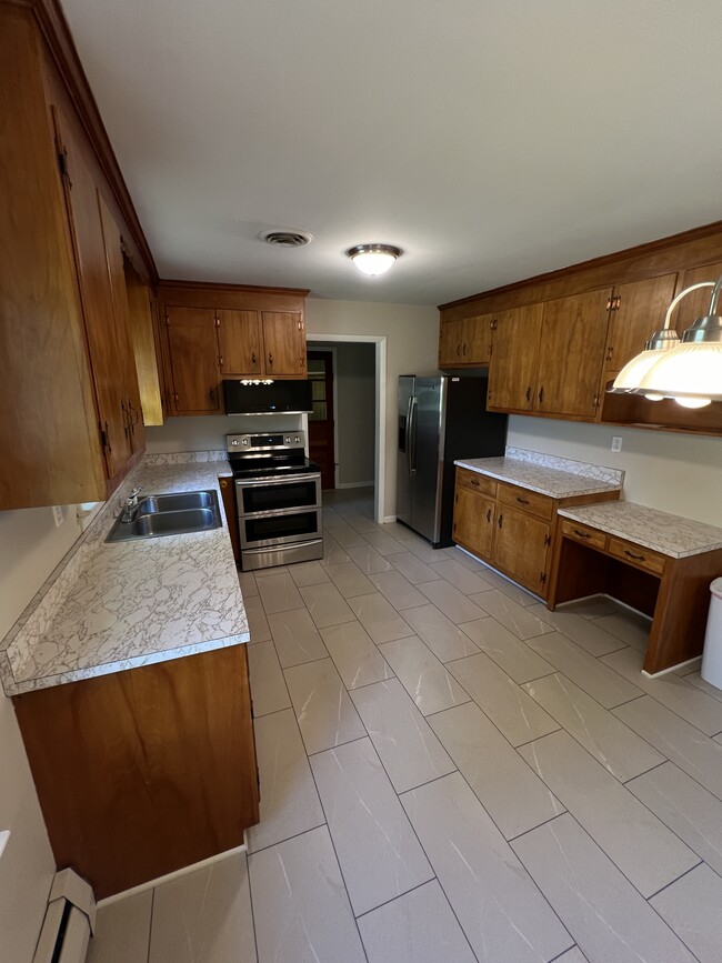 Photo - 8188 Meadowview Ln