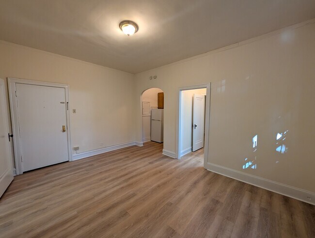 Photo - 2536 N Sawyer Ave