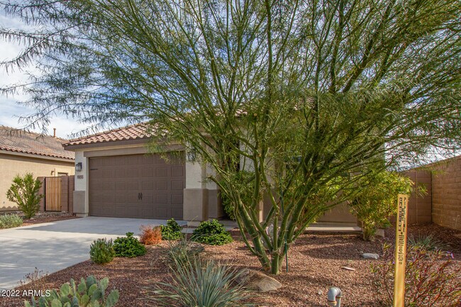 8451 S 164th Dr