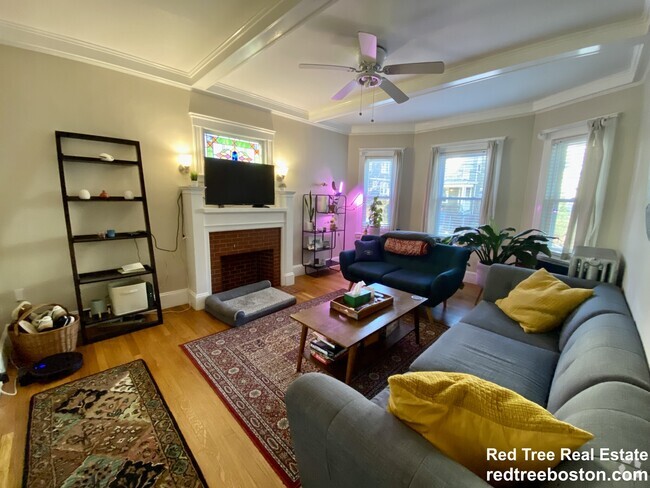 Building Photo - 51 Patten St Unit 1 Rental