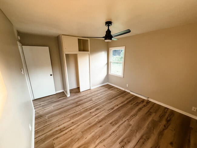 Photo - 903 38th St SE