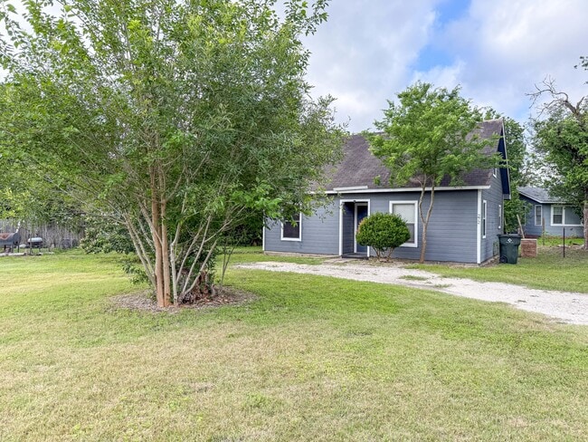 Photo - 272 Schmucks Rd