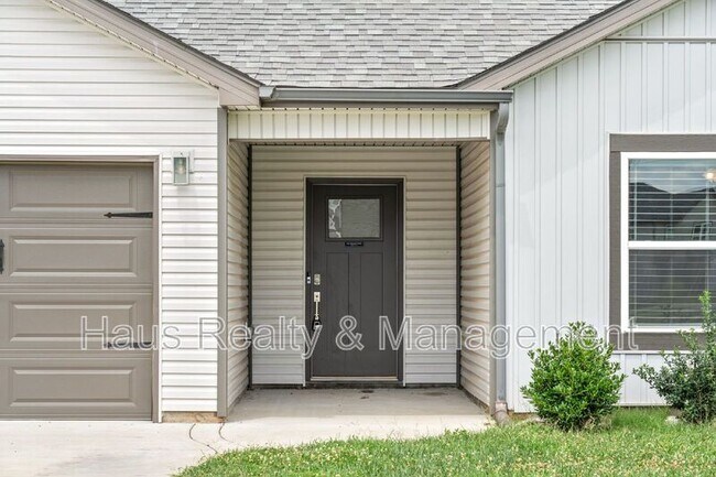 Photo - 219 Clark Rd