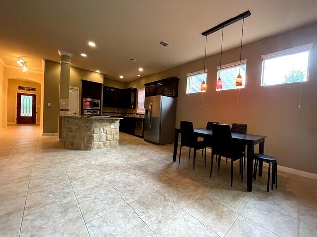 Photo - 9550 Savannah Ridge Dr