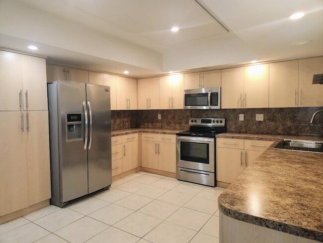 Photo - 2940 NE 19th Terrace Unidad South Side