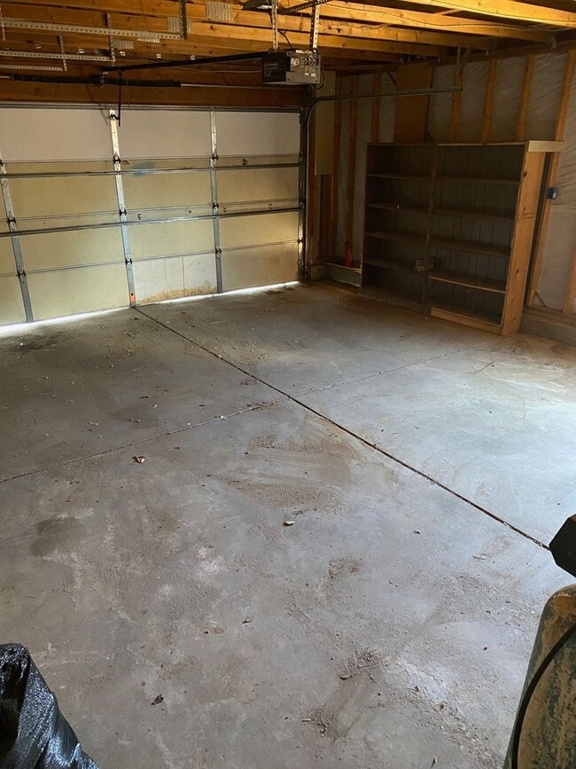Photo - Spacious Dayton home on a large lot!
