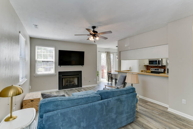 Photo - 300 Primrose Ln Townhome