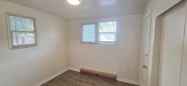 Photo - 225 E Kensington Ave