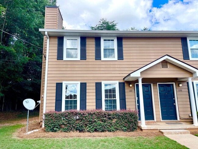 Building Photo - Welcome to this stylish and contemporary 2...